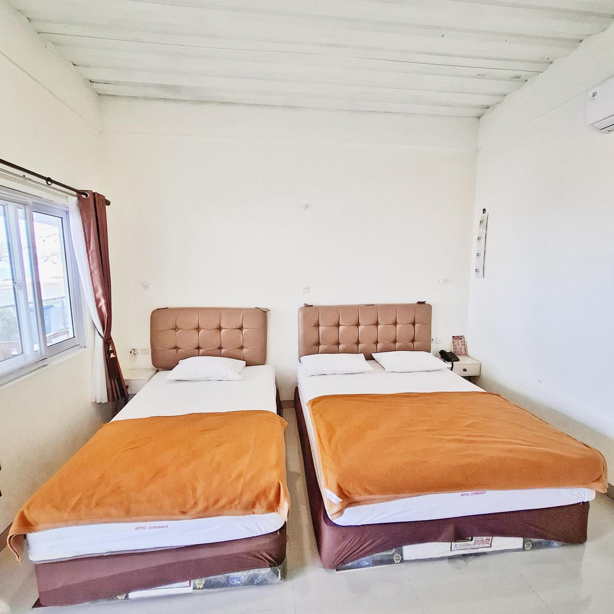 Hotel Cipunaga Ciemas Buitenkant foto