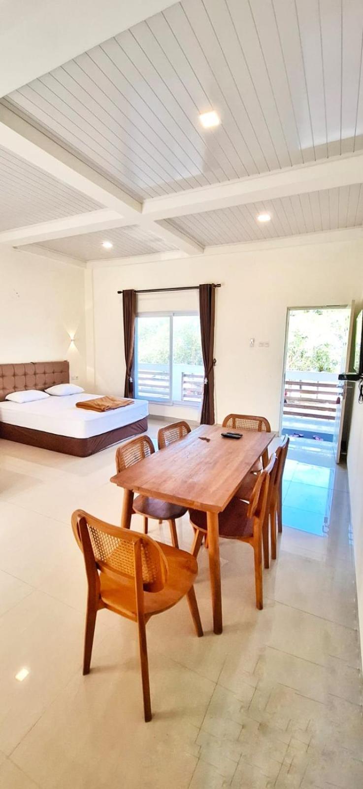 Hotel Cipunaga Ciemas Buitenkant foto
